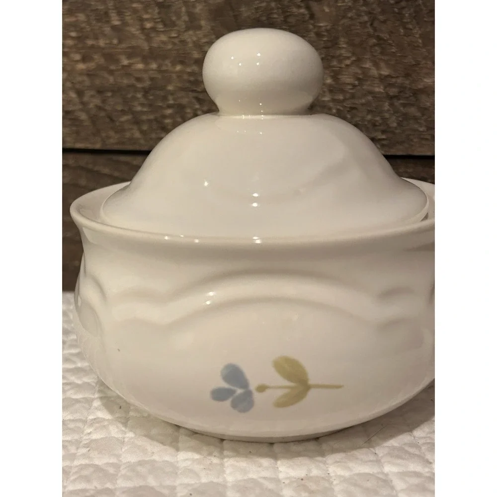 Vintage Pfaltzgraff‎ Garland Sugar Bowl With Lid